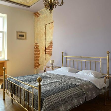 3 Bedrooms Apartment On Nasypna 3 إلفيف المظهر الخارجي الصورة